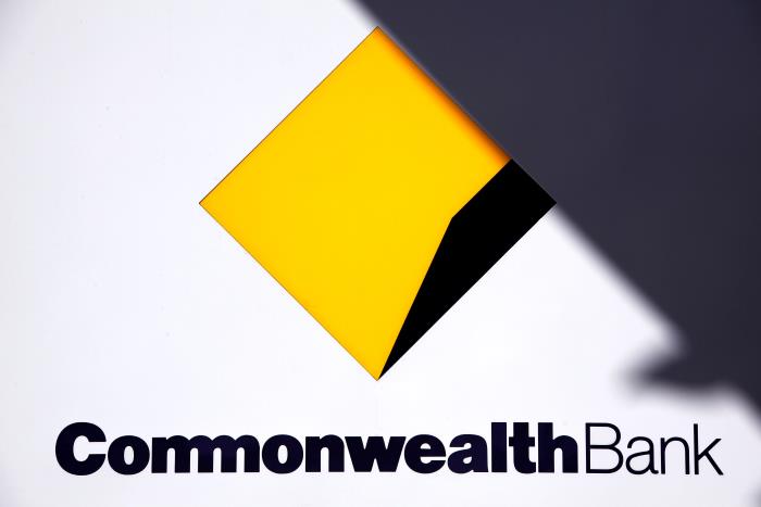 Australia's Commo<em></em>nwealth Bank logo is pictured at a branch in Sydney, August 2, 2014. REUTERS/David Gray/File Photo