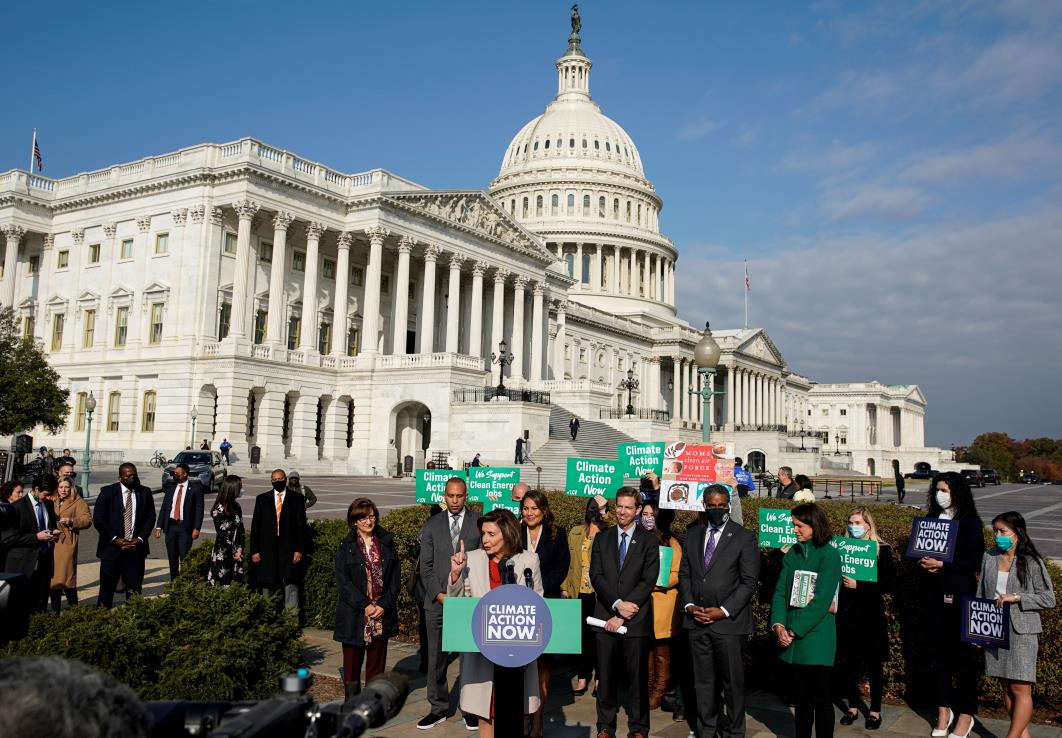 House Speaker Nancy Pelosi (D-CA) and Co<em></em>ngressional Democrats discuss the 'Build Back Better Act' and climate investments during a news co<em></em>nference at the U.S. Capitol in Washington, U.S., November 17, 2021. REUTERS/Elizabeth Frantz/File Photo