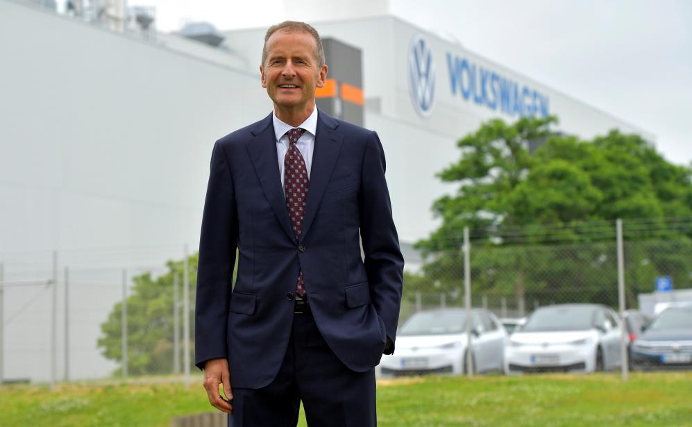 Volkswagen CEO Herbert Diess at Volkswagen's electric car plant in Zwickau, Germany, June 23, 2021. REUTERS/Matthias Rietschel/File Photo