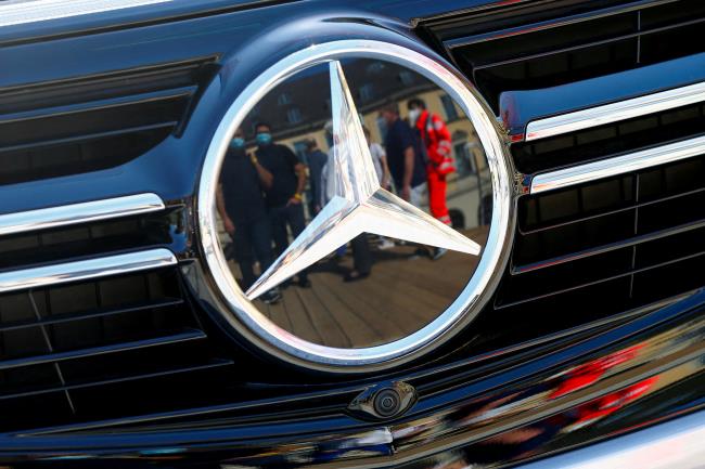 Mercedes logo is seen during the Munich Auto Show, IAA Mobility 2021 in Munich, Germany, September 8, 2021. REUTERS/Michaela Rehle