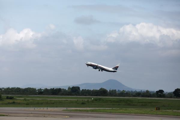 An Arik airline flight takes off from the domestic wing of the Nnamdi Azikiwe Internatio<em></em>nal Airport in Abuja