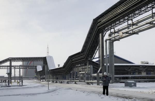 An oil storage tank of Russian oil pipeline mo<em></em>nopoly Transneft is pictured at the Baltic Sea port of Ust-Luga