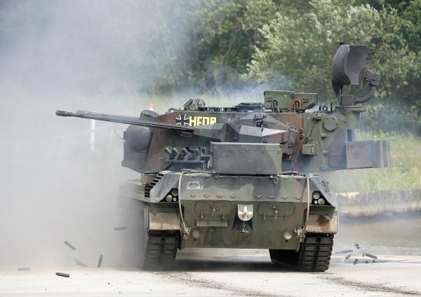 Gepard antiaircraft tank of the German armed forces Bundeswehr fires during demo<em></em>nstration in Munster