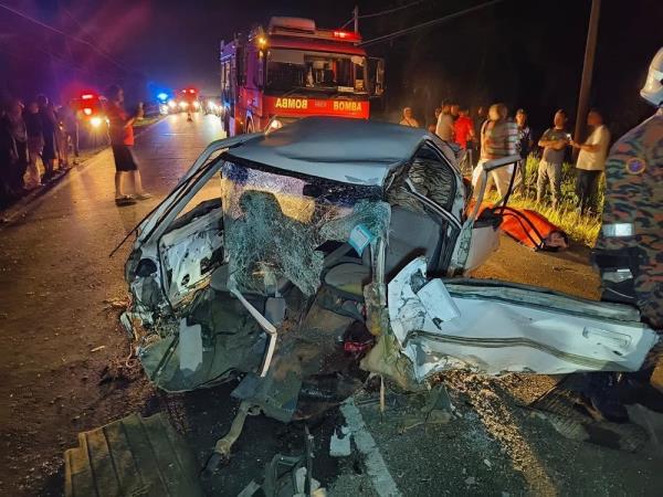 Three dead, two critically injured in three-vehicle collision at Tungku, says Lahad Datu Fire Dept