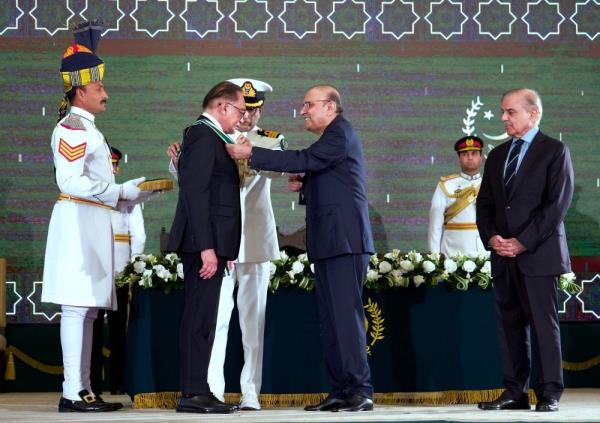 Pakistan ho<em></em>nours Anwar with top civilian award Nishan-e-Pakistan for strengthening bilateral ties