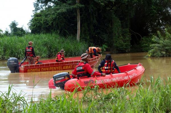 Search for bound-and-gagged body of missing Felcra officer Sabari Baharom enters third day, no clues found at location