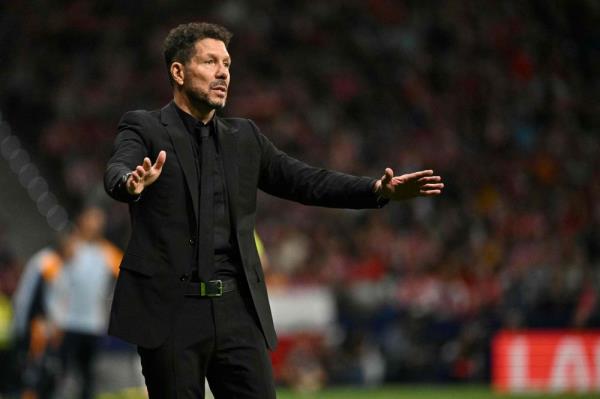 Punish players who provoke fans too, says Atletico’s Simeone after Madrid derby halted from ultras throwing projectiles to Real’s Courtois