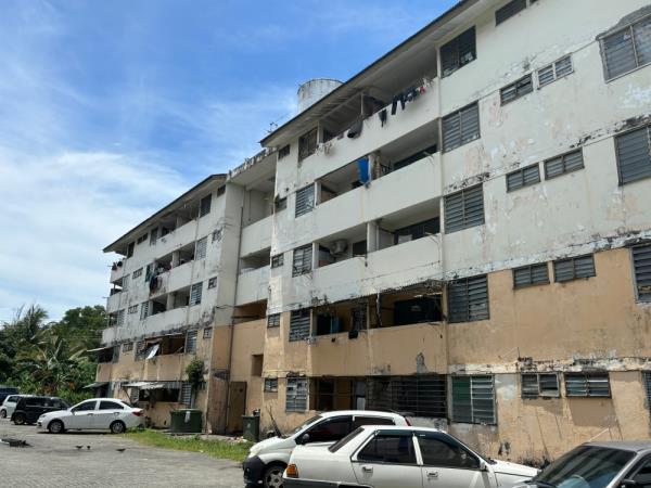 Built in the 1970s, the Tanjung Aru flats were declared 