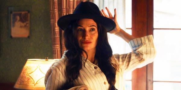 Agatha Harkness in a hat in Agatha All Along episode 2