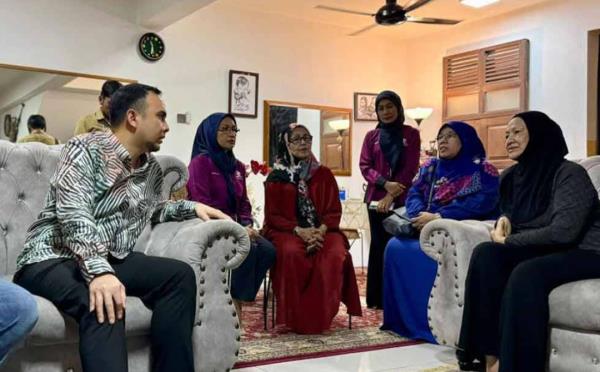 The allocation to Nur Azifah was delivered through the Prime Minister's political secretary, Ahmad Farhan Fauzi, during the Ziarah Madani visit in May to the actress's residence in Hulu Kelang. - FILE PIX 