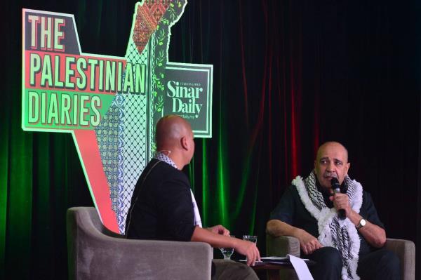 Walid was speaking at 'The Palestinian Diaries: A Day of Culture, Stories and Solidarity' programme organised by Sinar Daily at the Karangkraf Group, on Tuesday. - Photo by ASRIL ASWANDI SHUKOR/SINAR