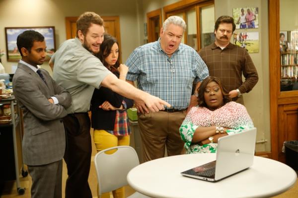 "New Slogan" Episode 616 -- Pictured: (l-r) Aziz Ansari as Tom Haverford, Chris Pratt as Andy Dwyer, Aubrey Plaza as April Ludgate, Jim O'Heir as Jerry Gergich, Retta as Do<em></em>nna Meagle, Nick Offerman as Ron Swanson.