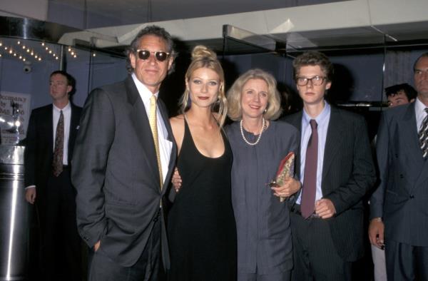 Bruce Paltrow, Gwyneth Paltrow, Blythe Danner, and Jake Paltrow.