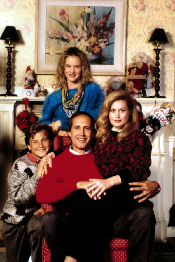 Johnny Galecki, Juliette Lewis, Chevy Chase, Beverly D'Angelo in "Christmas Vacation." 