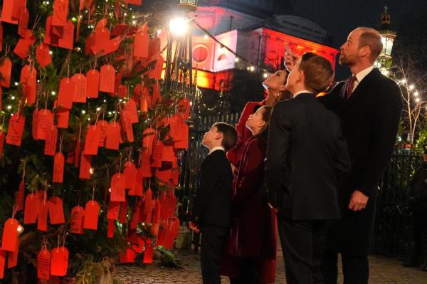 Kate Middleton, Prince William and their kids at the Kindness Tree before the Christmas carol service