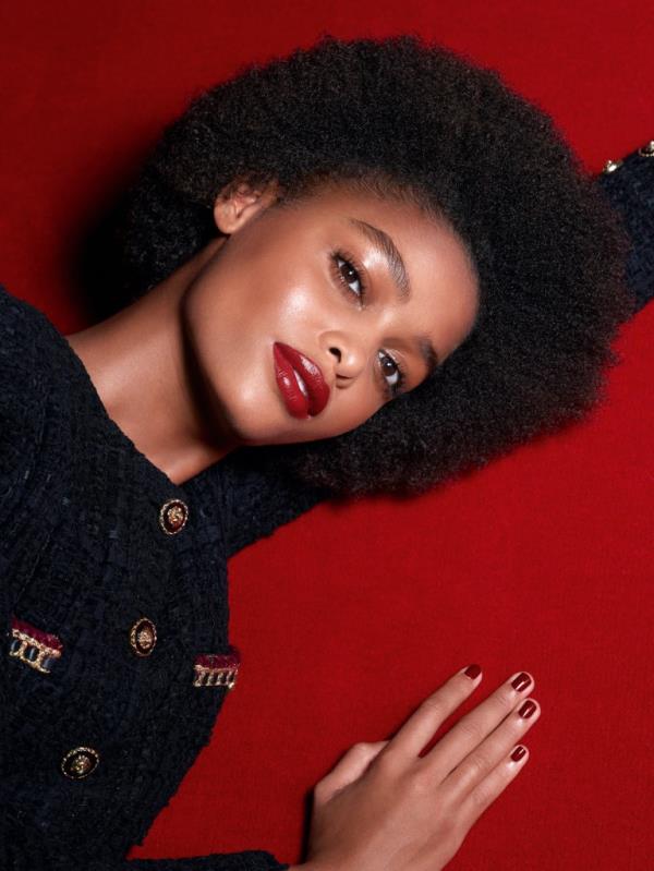 Blesnya Minher posing in Rouge Allure L'Extrait 'Rouge Excessif' for Chanel's 2022 makeup campaign