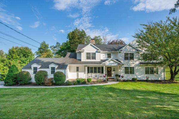 An unassuming New Jersey home sells for over $255,000 above asking price.