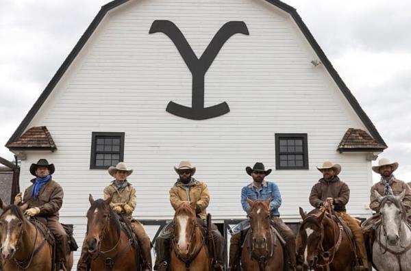 Ian Bohen, Jen Landon, Jake Ream, Ryan Bingham, Denim Richards, and Ethan Lee in "Yellowstone"