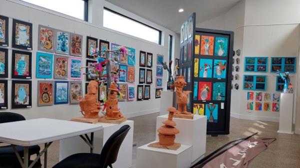 The Mallacoota Art Space, inside the Croajingolong Centre, often hosts an artist-in-residence.